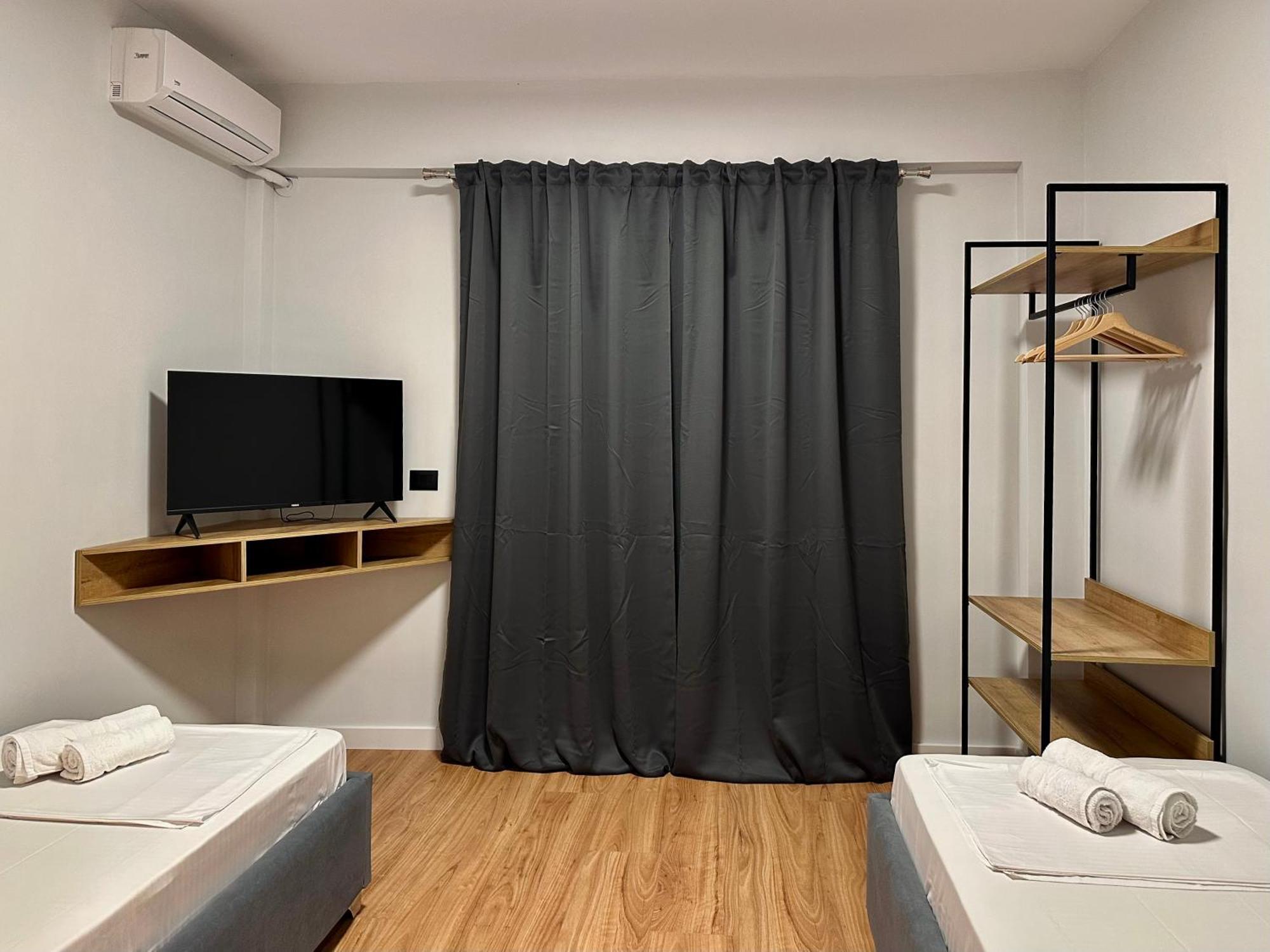 Lidia Apartments Sarande Exterior photo