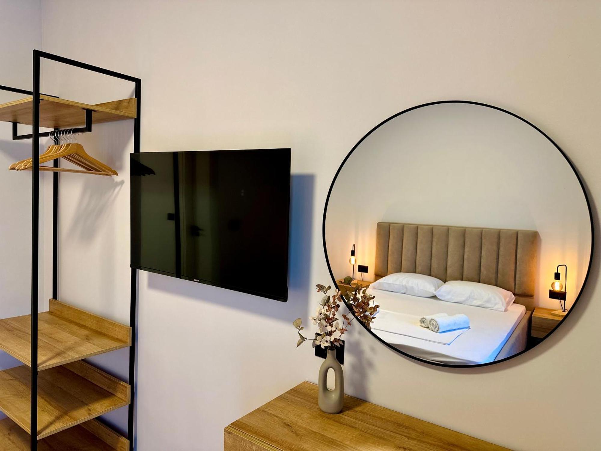 Lidia Apartments Sarande Exterior photo